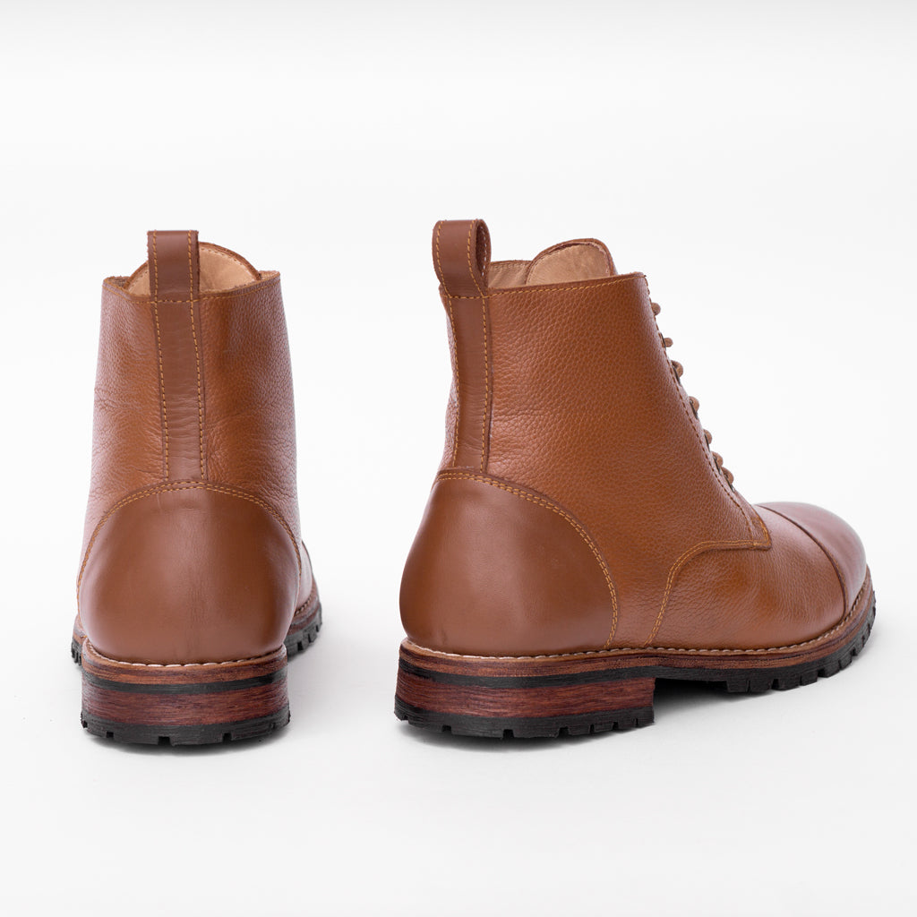 The Yugurten Boot – Cuir Grainé Tabac